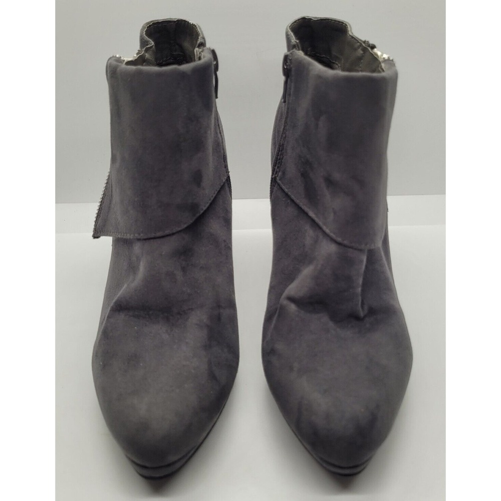 Madeline Boots  Suede Ankle‎ Womens SZ 7M 3.5" Heel Grey Accent Zipper Silver